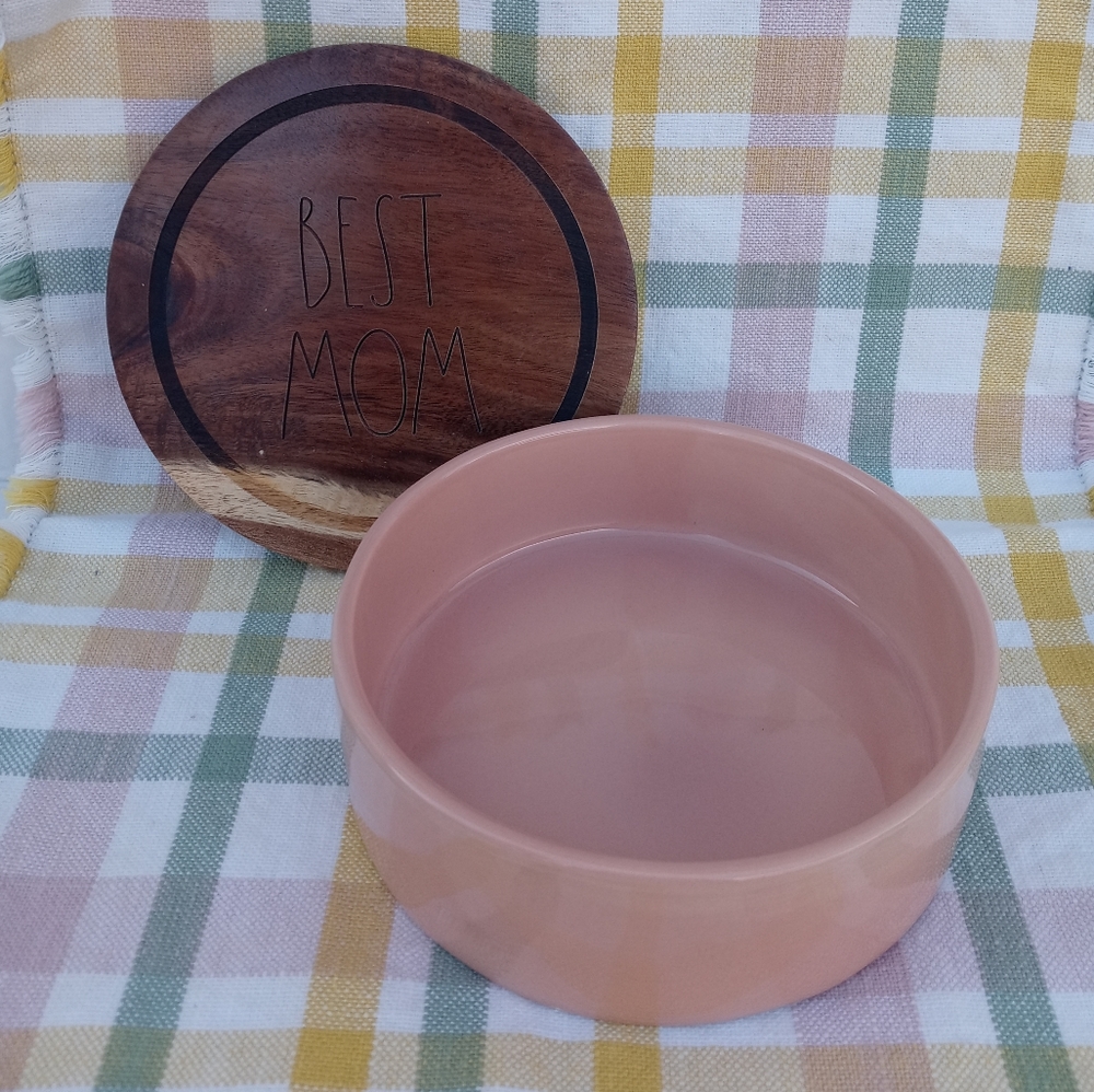 Rae Dunn "Best Mom"‎ Round Box - Picture 3 of 8